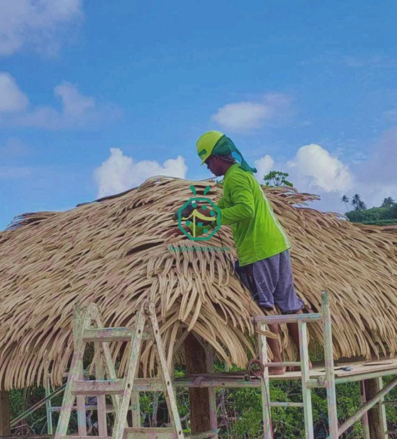 Bahan Bumbung Jerami Plastik Daun Palma Digunakan untuk Projek Hotel Fiji
        