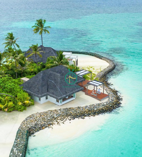7500 Meter Persegi Bumbung Jerami Kajan Tiruan Dibekalkan kepada Maldives Resort Terkenal